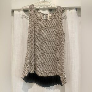 Beatrix sleeveless Flowy tank top